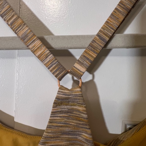 Outdoor Voices Freeform Flow Crop Top in Yellow, Women's‎ Size Medium - Picture 6 of 11